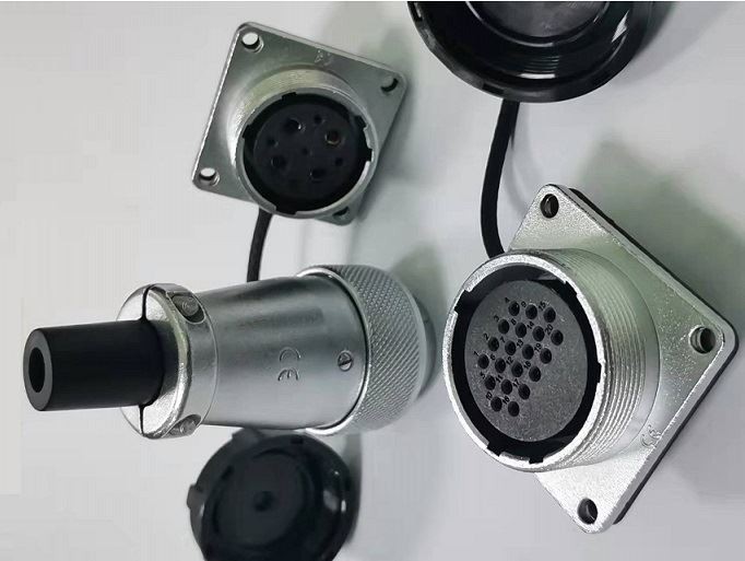 20 tűs aktuális érintkező tűs csatlakozó