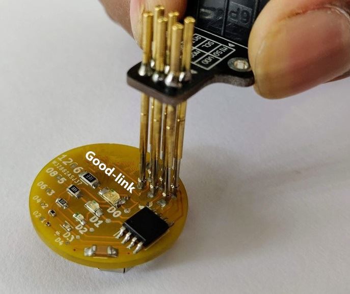 Pogo Pins Alkalmazott A PCB Fórumon