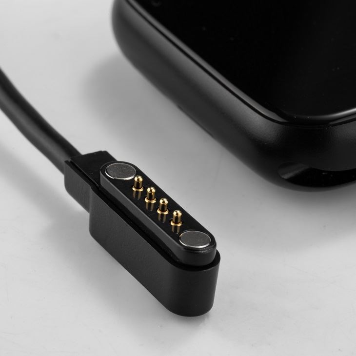 4 tűs mágneses Pogo tűs csatlakozókábel