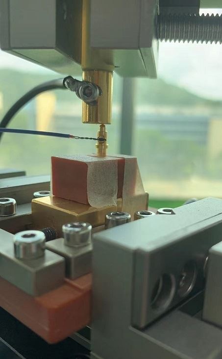 Nagyáramú Pogo Pin-tesztek