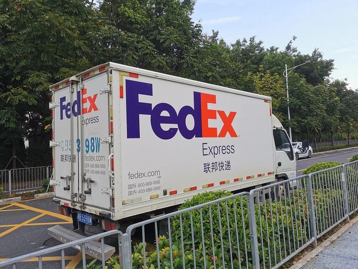 FedEx Szállítási pogo tűk Áruk ügyfeleknek